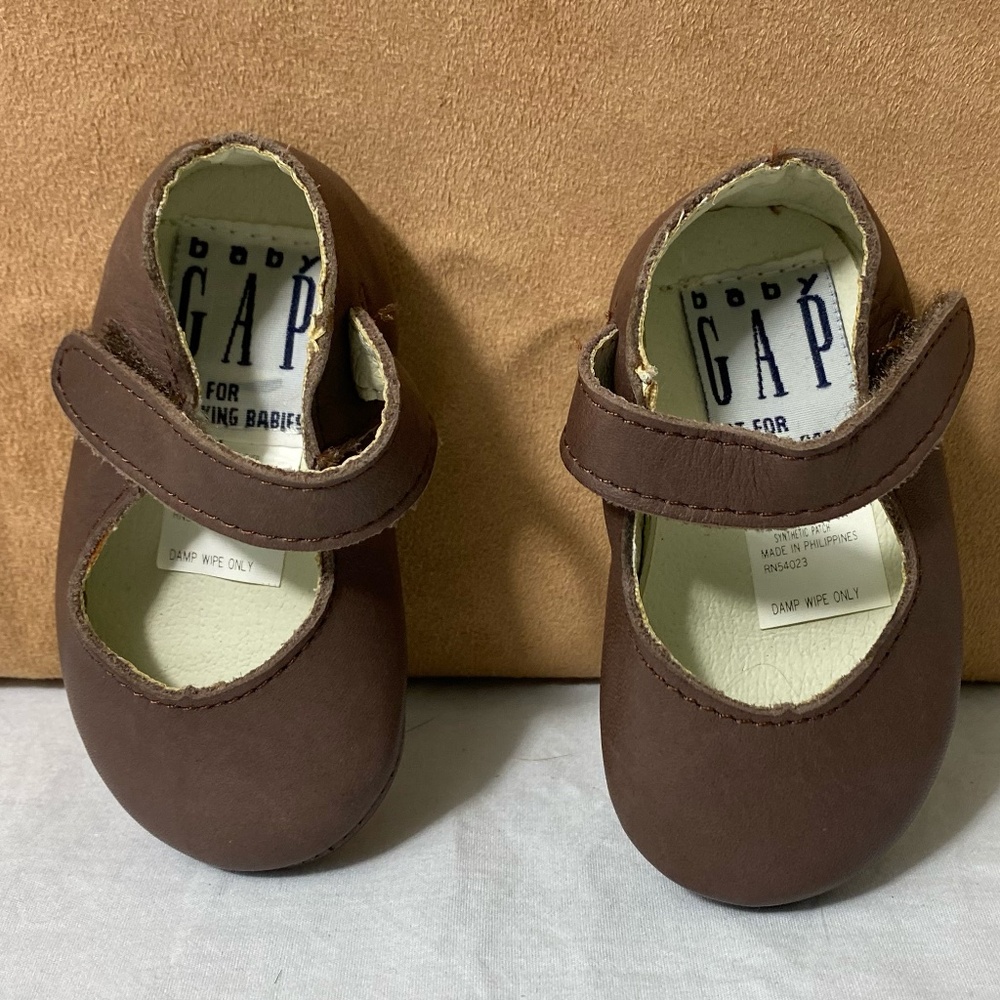 BABY GAP Brown Leather Velcro Closure Baby Shoes Size 1
